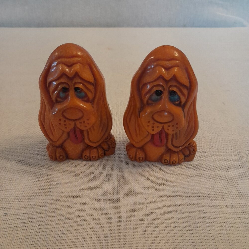 VTG Bassett Hound Salt & Pepper Shakers Set